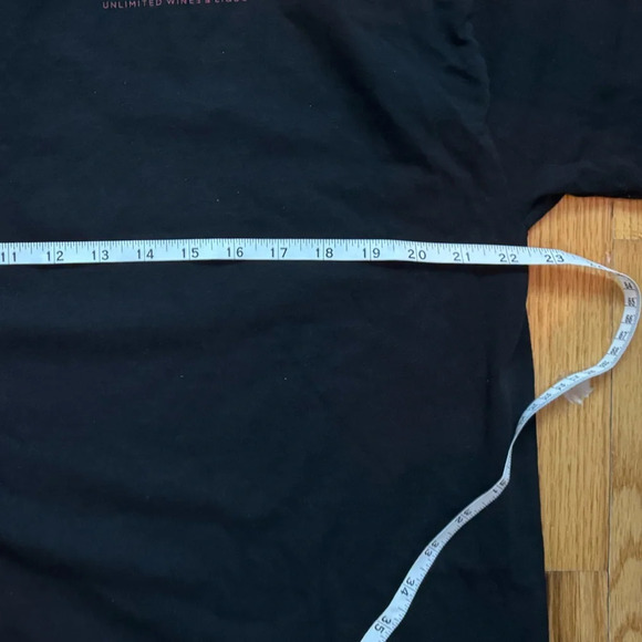 Hanes Authentic Black T-shirt “Lenes Unlimited wine and liquor” made in Dom. Rep - Picture 9 of 9